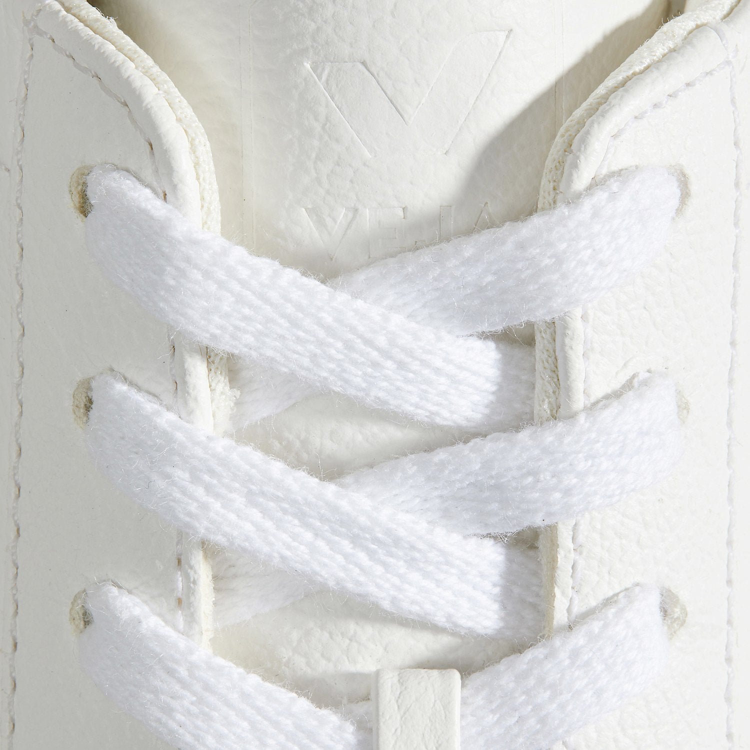 LACES ORGANIC COTTON WHITE | VEJA NEAR ME