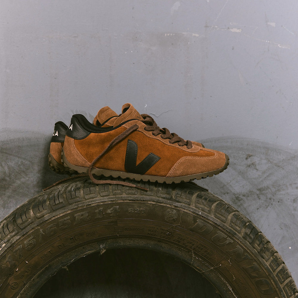 GT SUEDE COGNAC BLACK | VEJA SALE