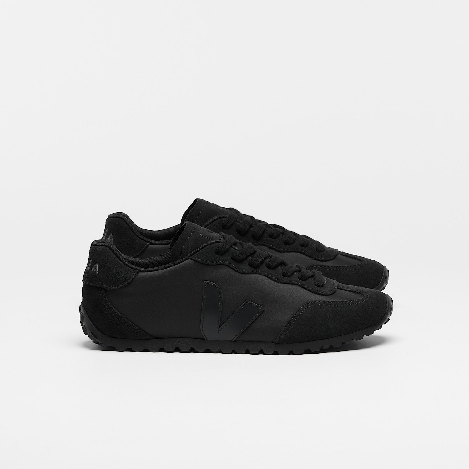 GT NOLYN FULL BLACK | VEJA US