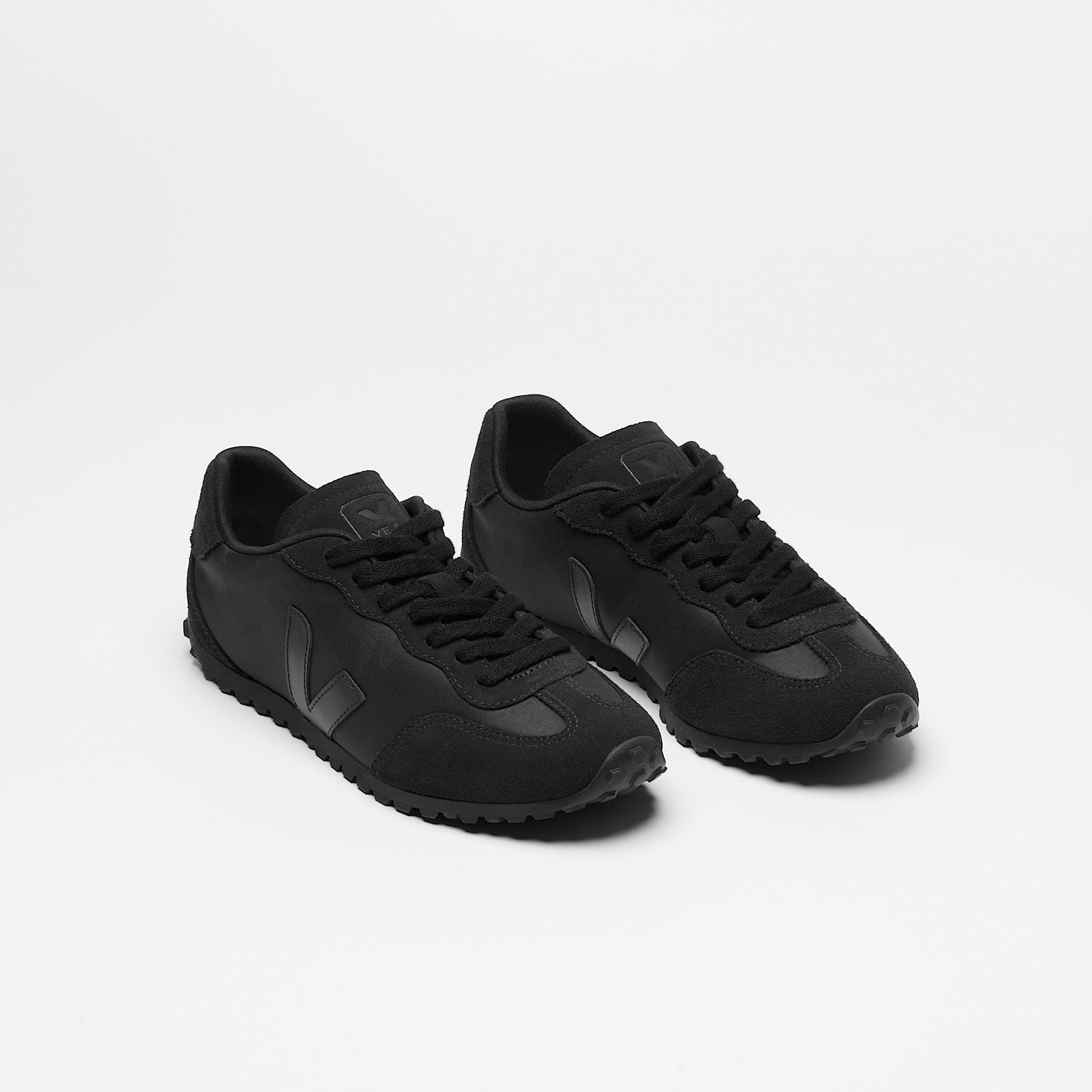 GT NOLYN FULL BLACK | VEJA US