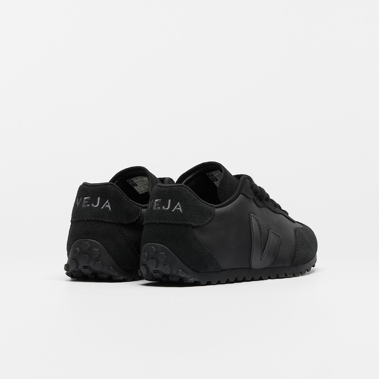 GT NOLYN FULL BLACK | VEJA US