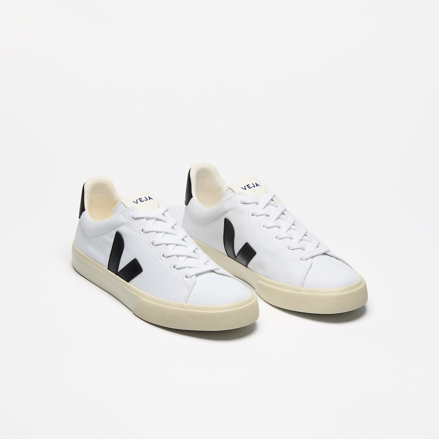 CAMPO CANVAS WHITE BLACK | VEJA NEAR ME