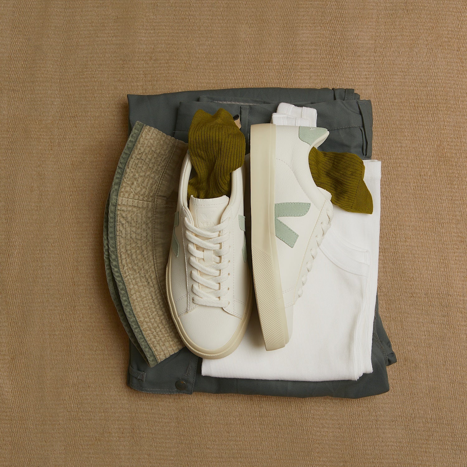 CAMPO LEATHER WHITE MATCHA | VEJA ONLINE