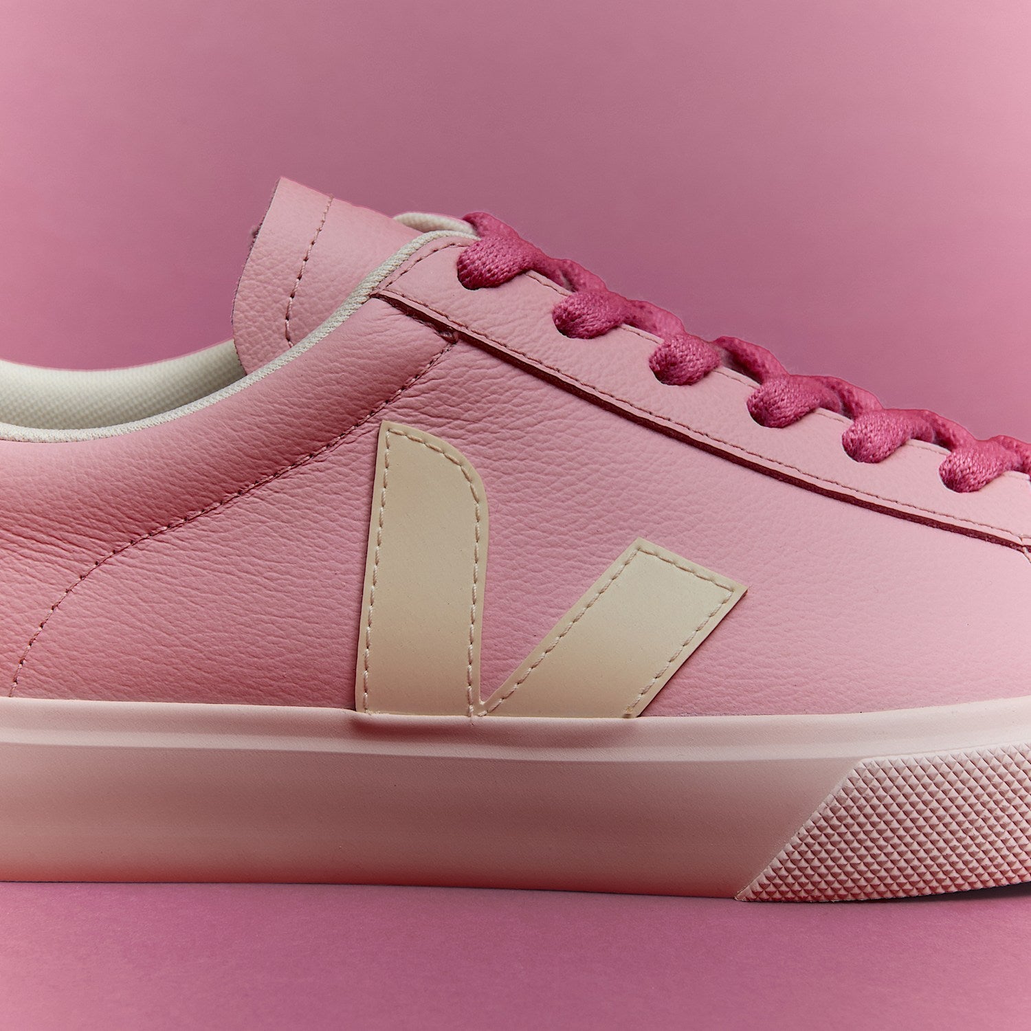 CAMPO LEATHER GUIMAUVE PIERRE PETALE | VEJA SALE
