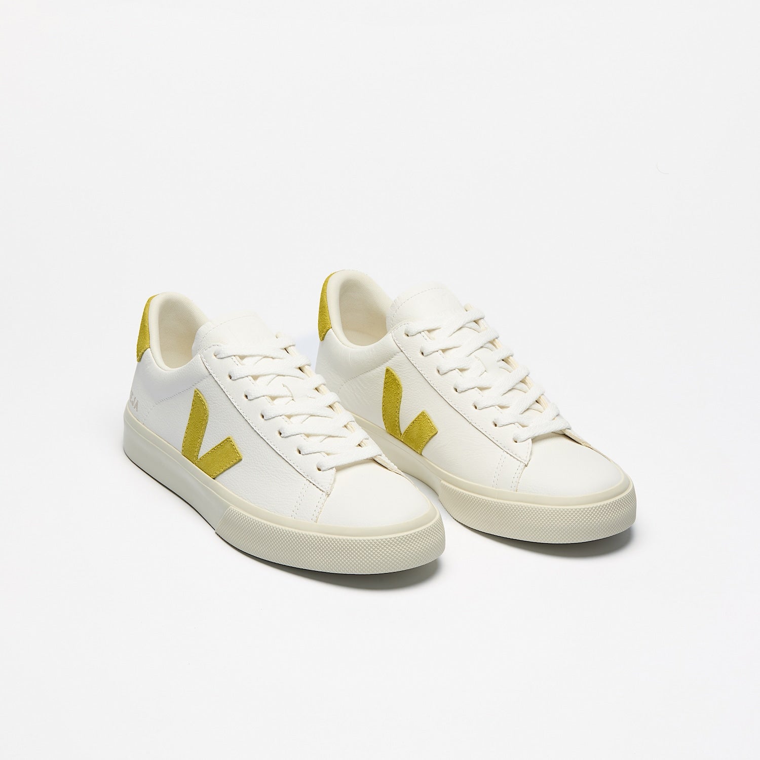 CAMPO LEATHER WHITE LIQUOR | VEJA ONLINE
