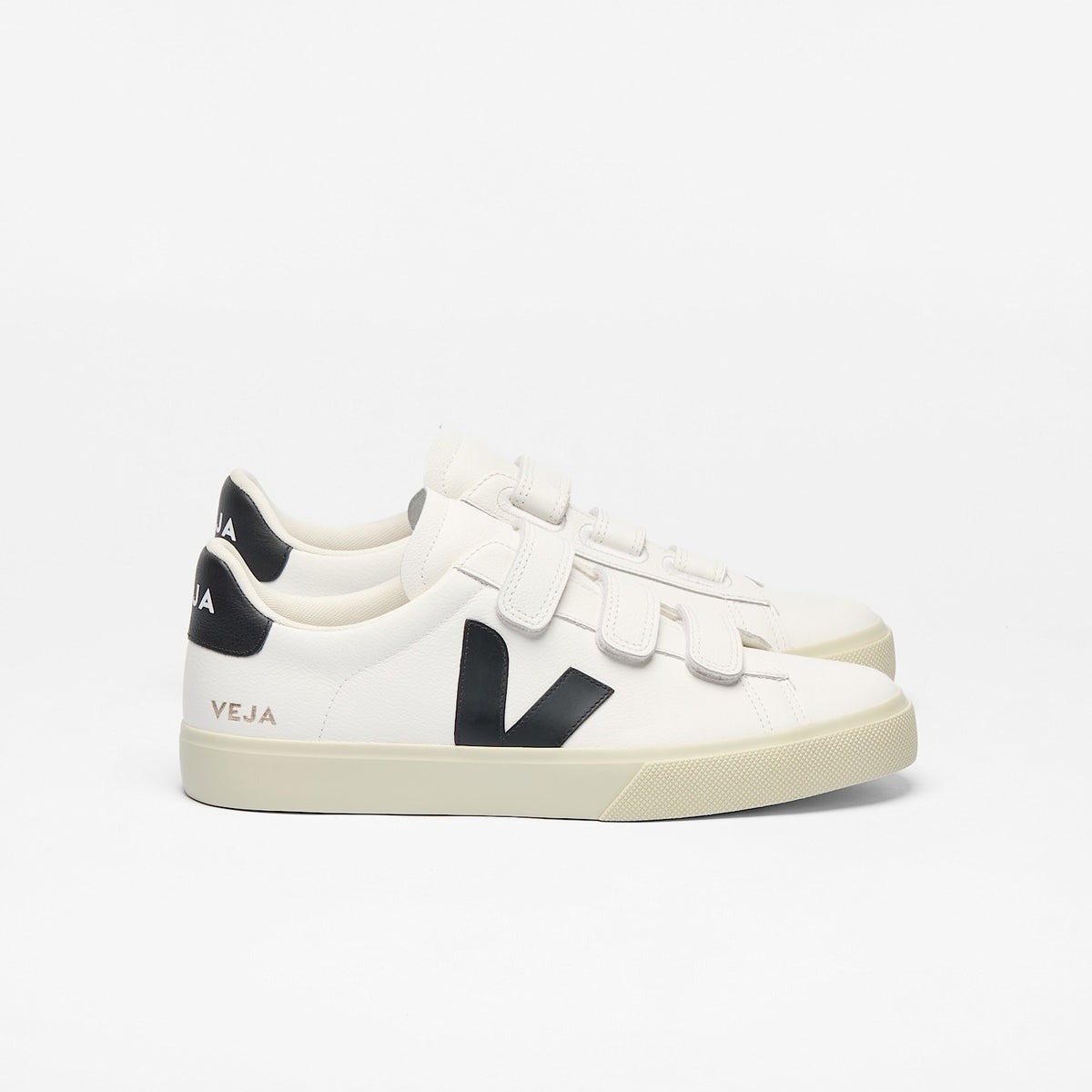 RECIFE LEATHER WHITE BLACK | VEJA OUTLET