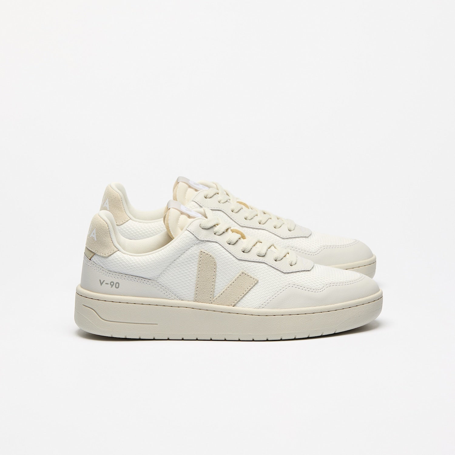 V-90 B-MESH WHITE PIERRE | VEJA ONLINE