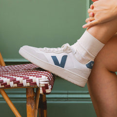V-90 LEATHER WHITE CALIFORNIA | VEJA NEAR ME