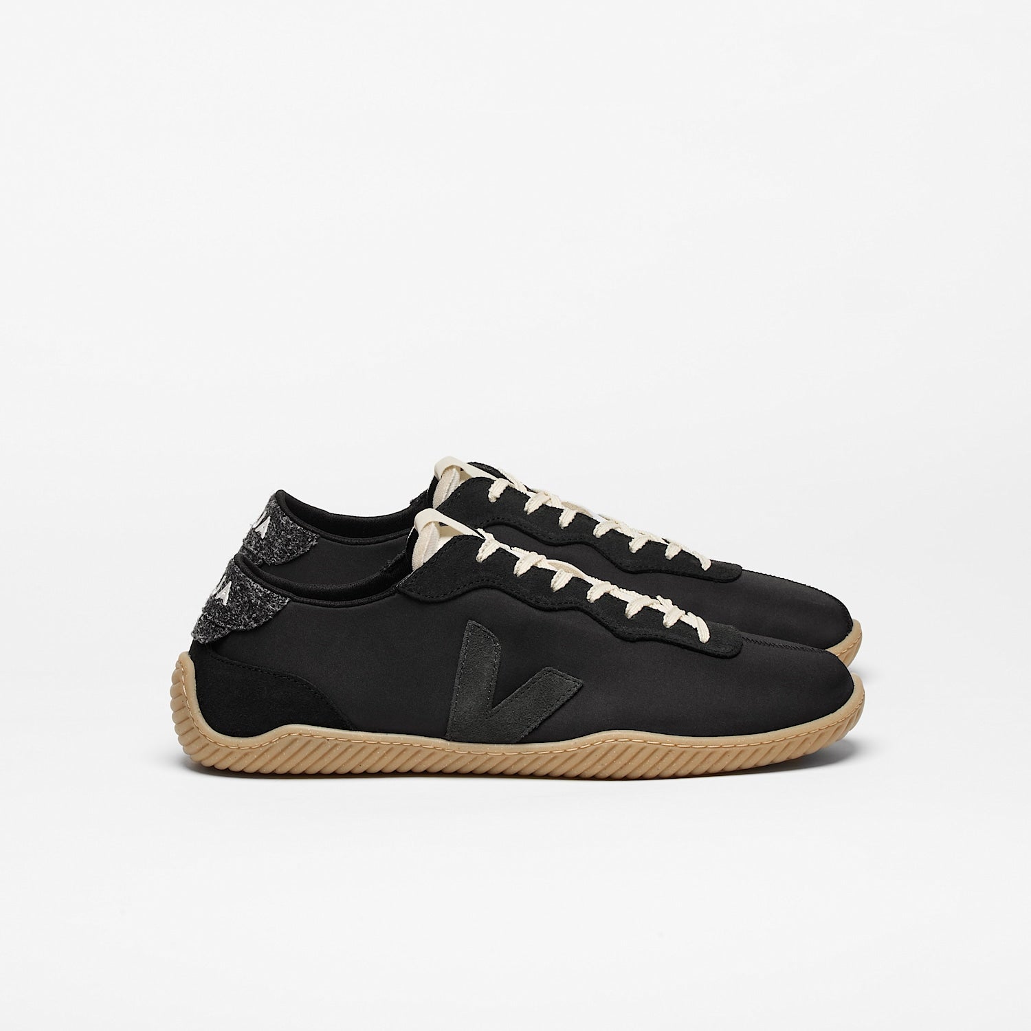 JITSU NOLYN VEJA x BASERANGE BLACK | VEJA ONLINE