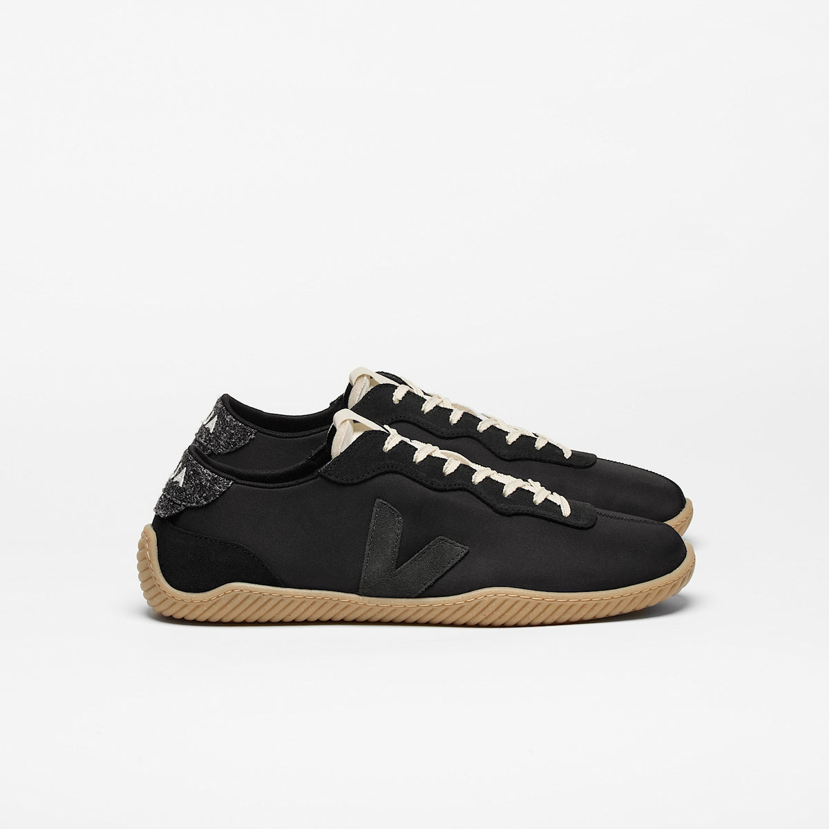 JITSU NOLYN VEJA x BASERANGE BLACK | VEJA ONLINE