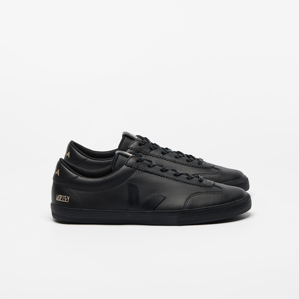 VOLLEY SIGNATURE LEATHER FULL BLACK | VEJA ONLINE