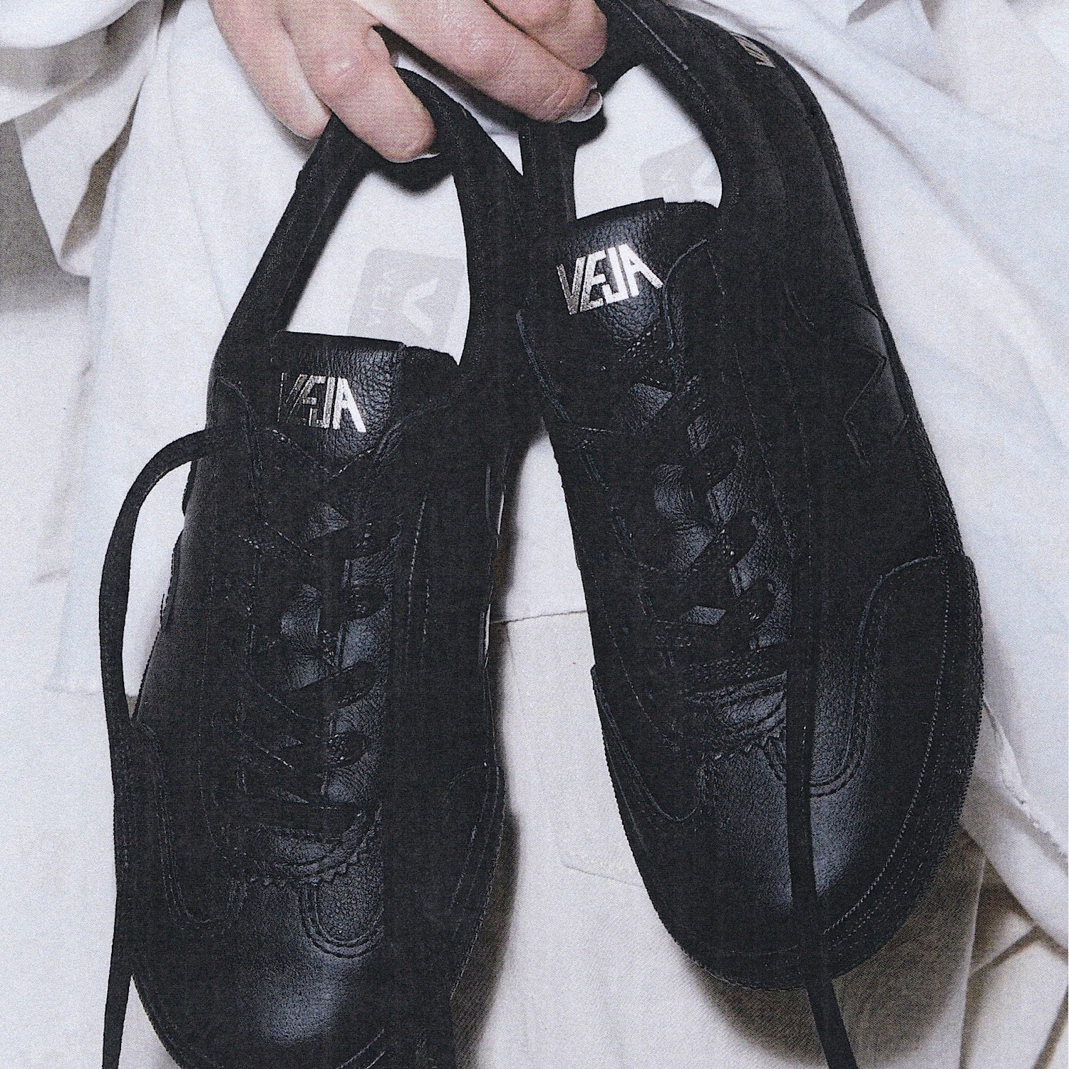 VOLLEY SIGNATURE LEATHER FULL BLACK | VEJA ONLINE