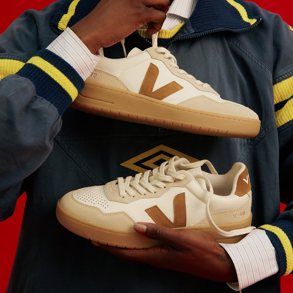 V-90 LEATHER PURE CAMEL ALMOND NATURAL | VEJA DISCOUNT