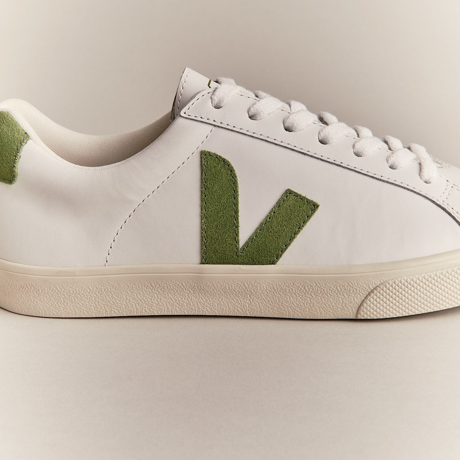 ESPLAR LEATHER WHITE KIWI | VEJA FOR SALE