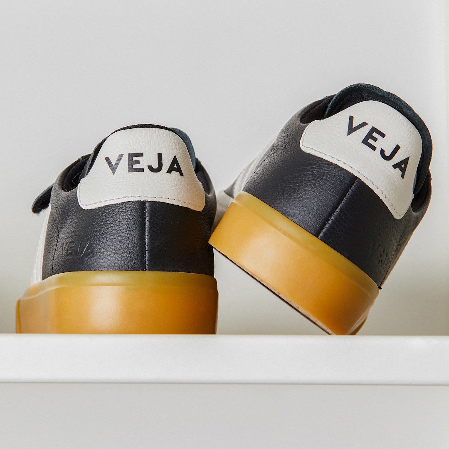 RECIFE LEATHER BLACK WHITE | VEJA US