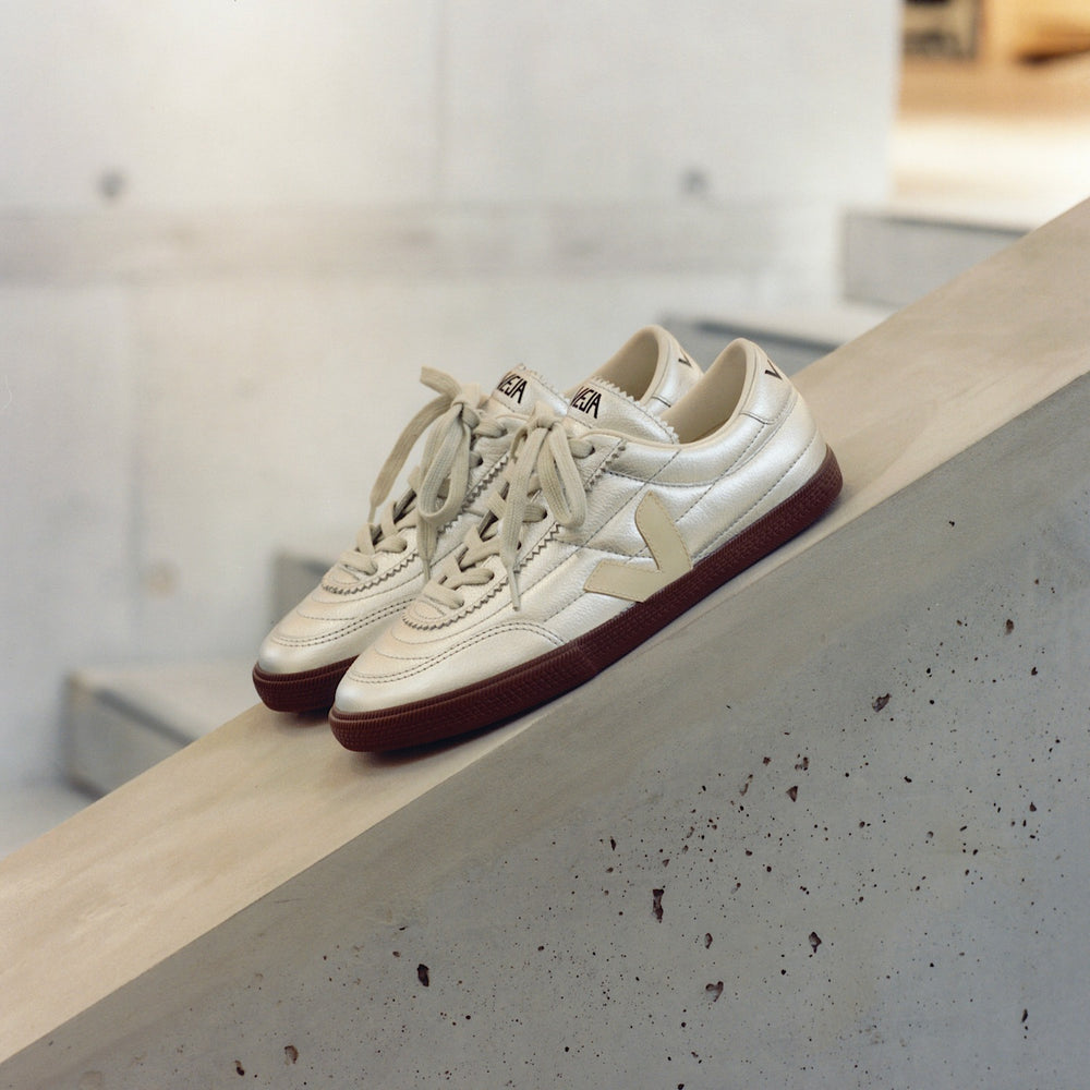 PANENKA LEATHER SILVER WHITE PIERRE BARK | VEJA ONLINE