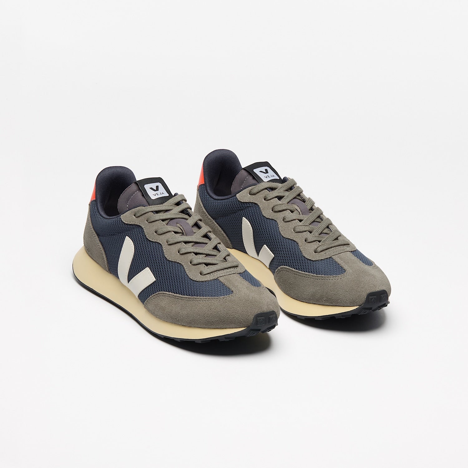 RIO BRANCO II ALVEOMESH NAUTICO PIERRE ORANGE FLUO | VEJA DISCOUNT