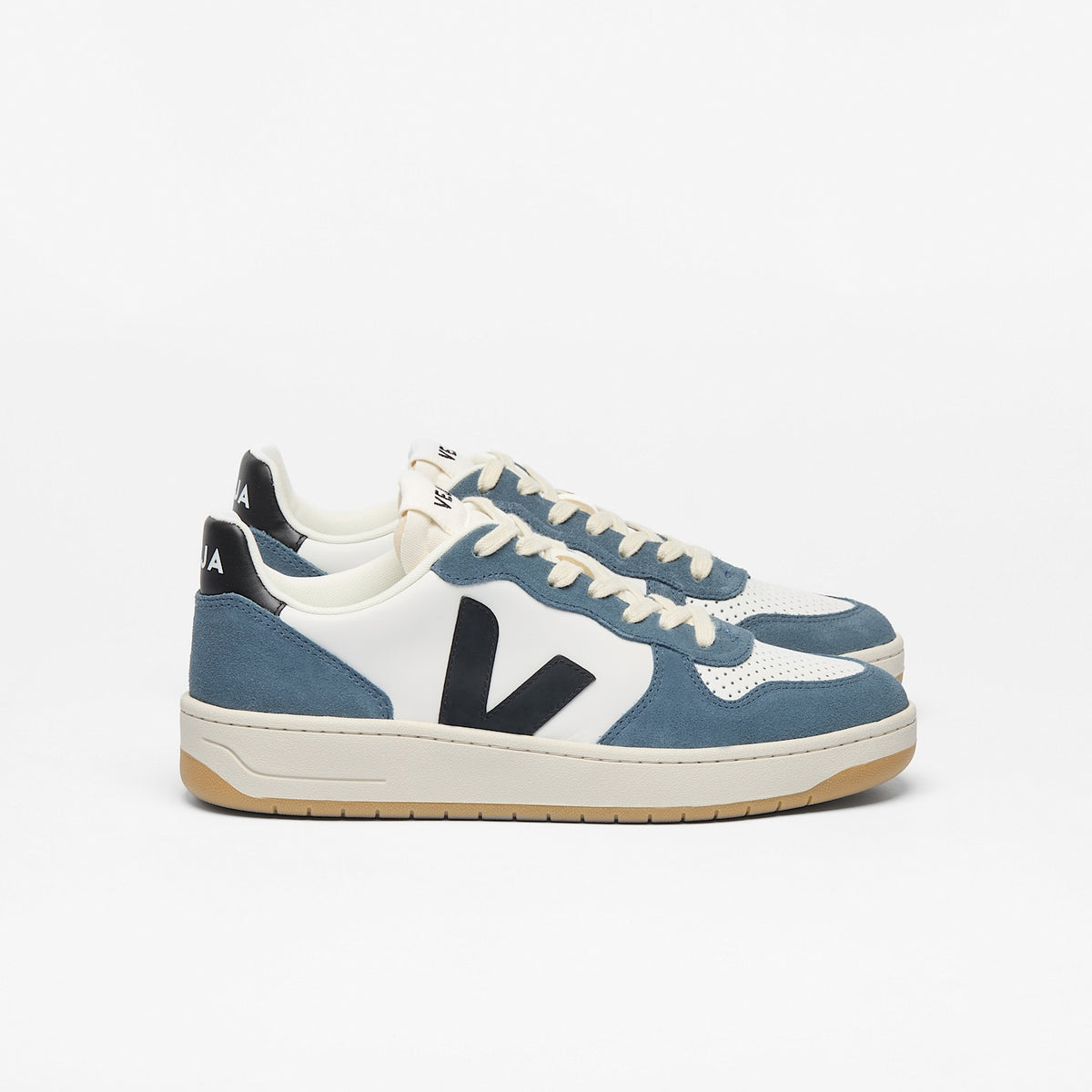 V-10 LEATHER WHITE BLACK CALIFORNIA | VEJA NEAR ME