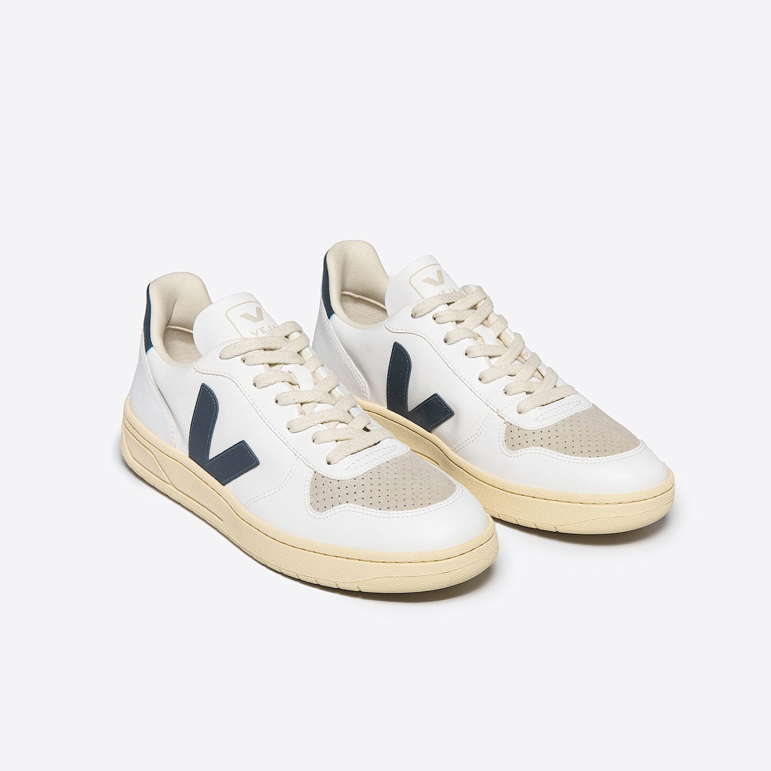 V-10 CWL WHITE CALIFORNIA | VEJA FOR SALE