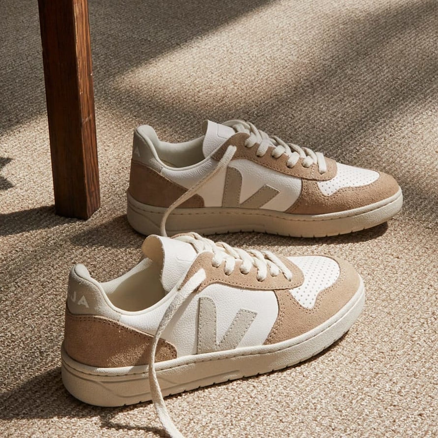 V-10 LEATHER WHITE NATURAL SAHARA | VEJA ONLINE