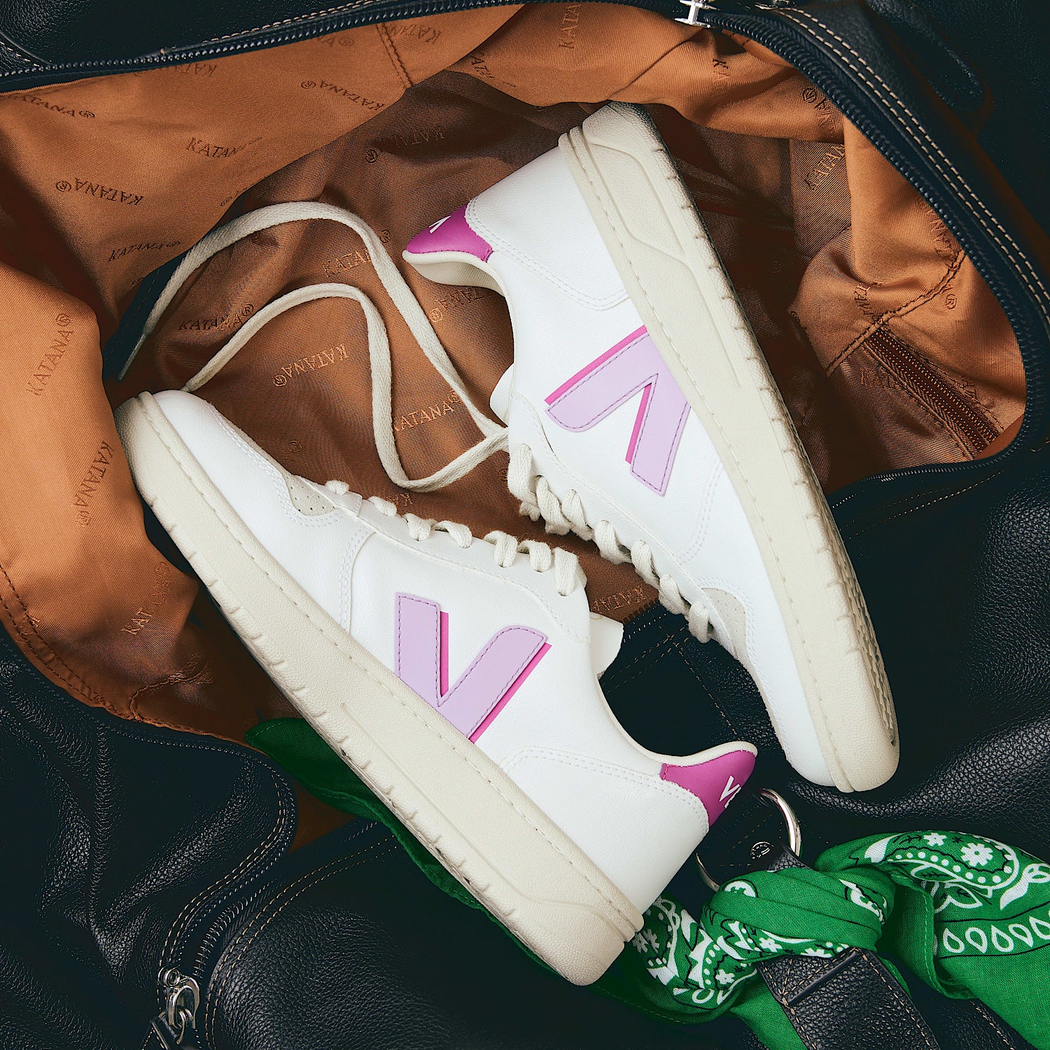 V-10 CWL WHITE ORCHID ULTRAVIOLET | VEJA OUTLET