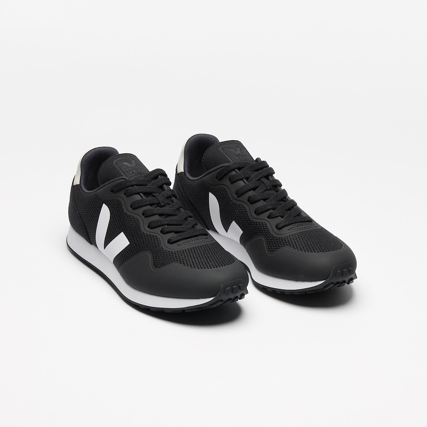 SDU B-MESH BLACK WHITE | VEJA SALE