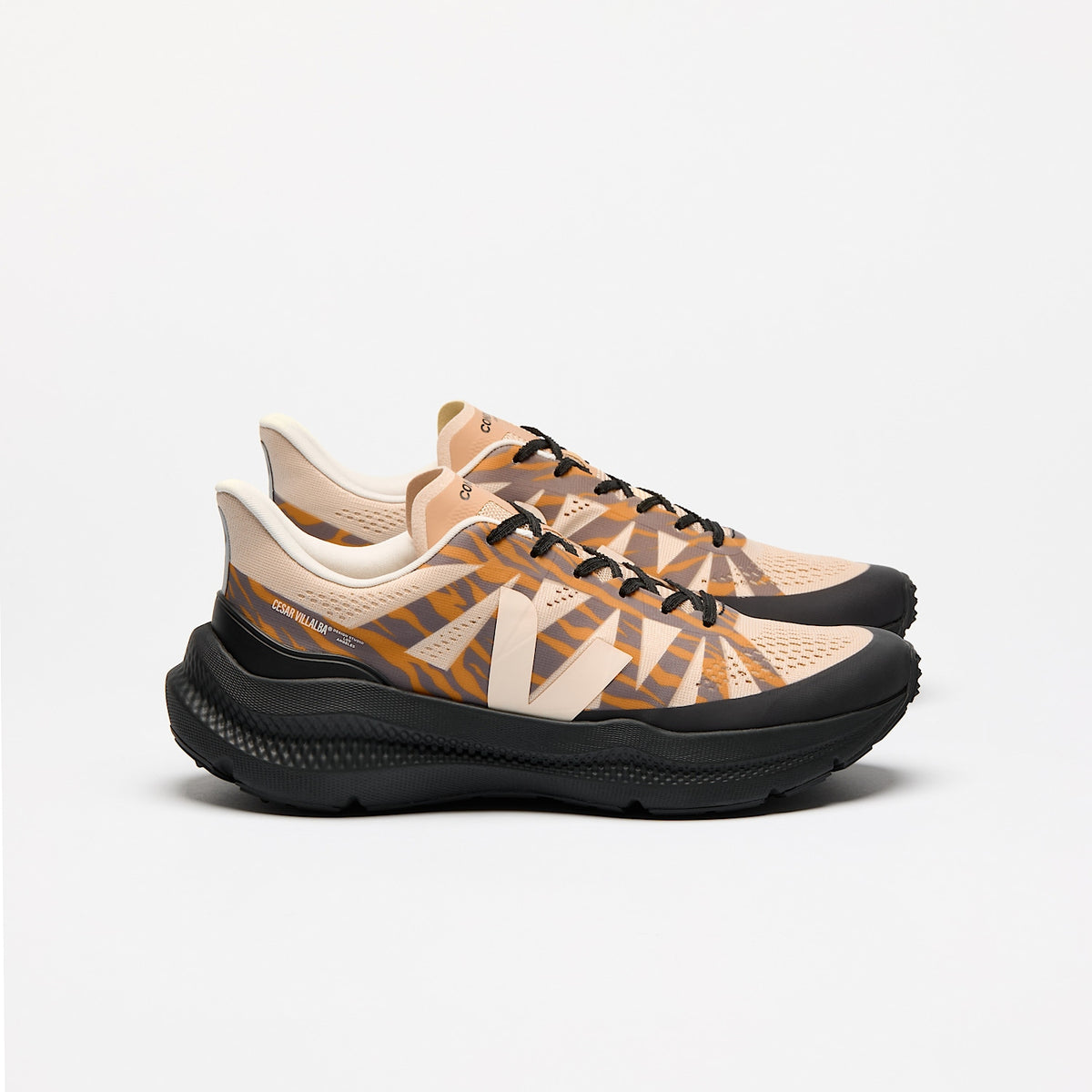 CONDOR 3 ADVANCED VEJA X CÉSAR VILLALBA AREIA CASHEW OURO | VEJA US