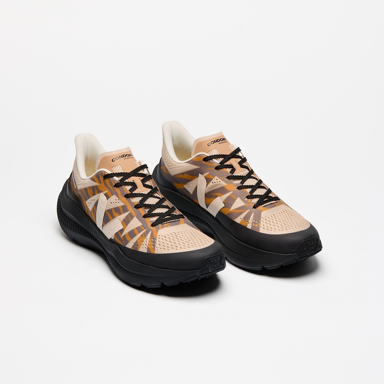 CONDOR 3 ADVANCED VEJA X CÉSAR VILLALBA AREIA CASHEW OURO | VEJA US