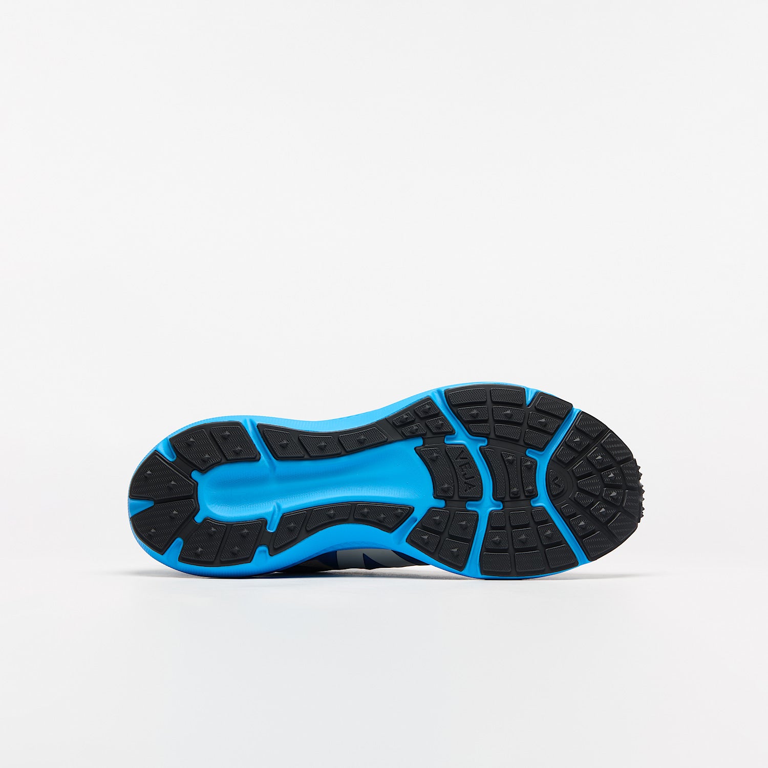 CONDOR 3 ADVANCED ENGINEERED-MESH GRADIENT PIERRE PACIFIC | VEJA NEAR ME