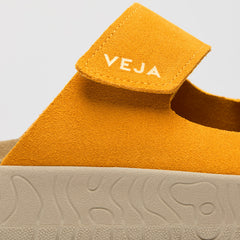 ETNA SUEDE SAFRAN ALMOND | VEJA ONLINE