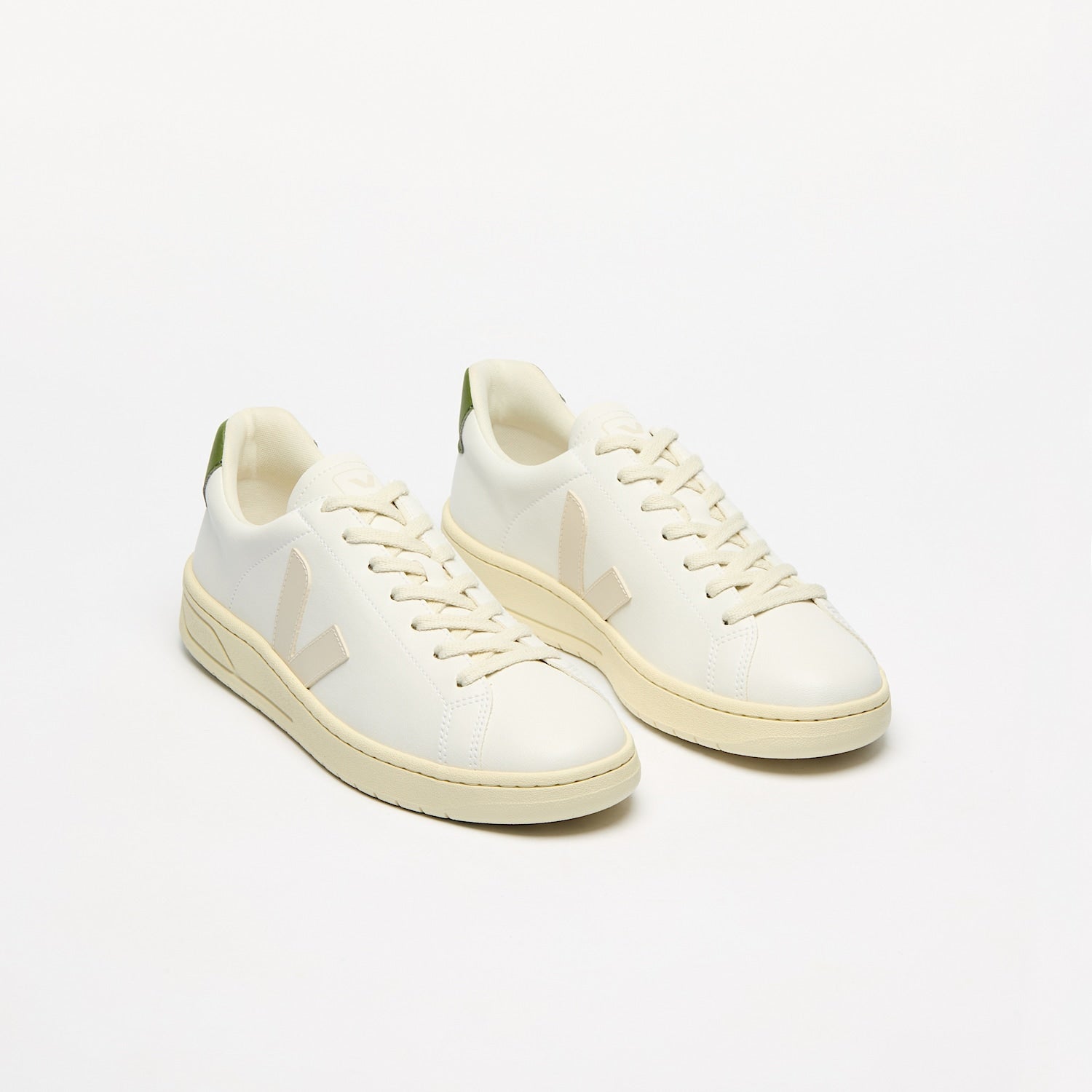 URCA CWL WHITE PIERRE KIWI | VEJA NEAR ME