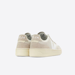 V-90 LEATHER PIERRE WHITE | VEJA NEAR ME