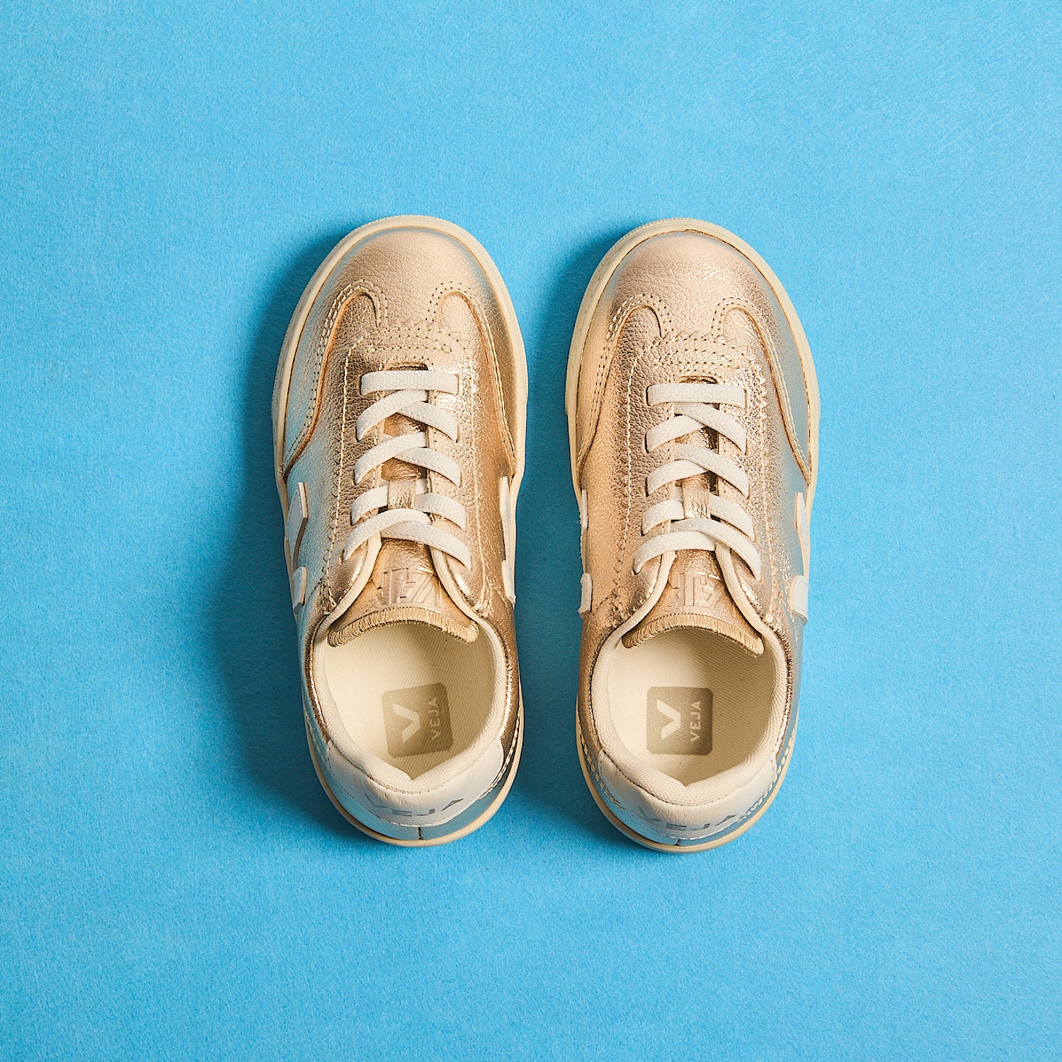 VOLLEY ELASTIC LACES LEATHER PLATINE WHITE | VEJA US