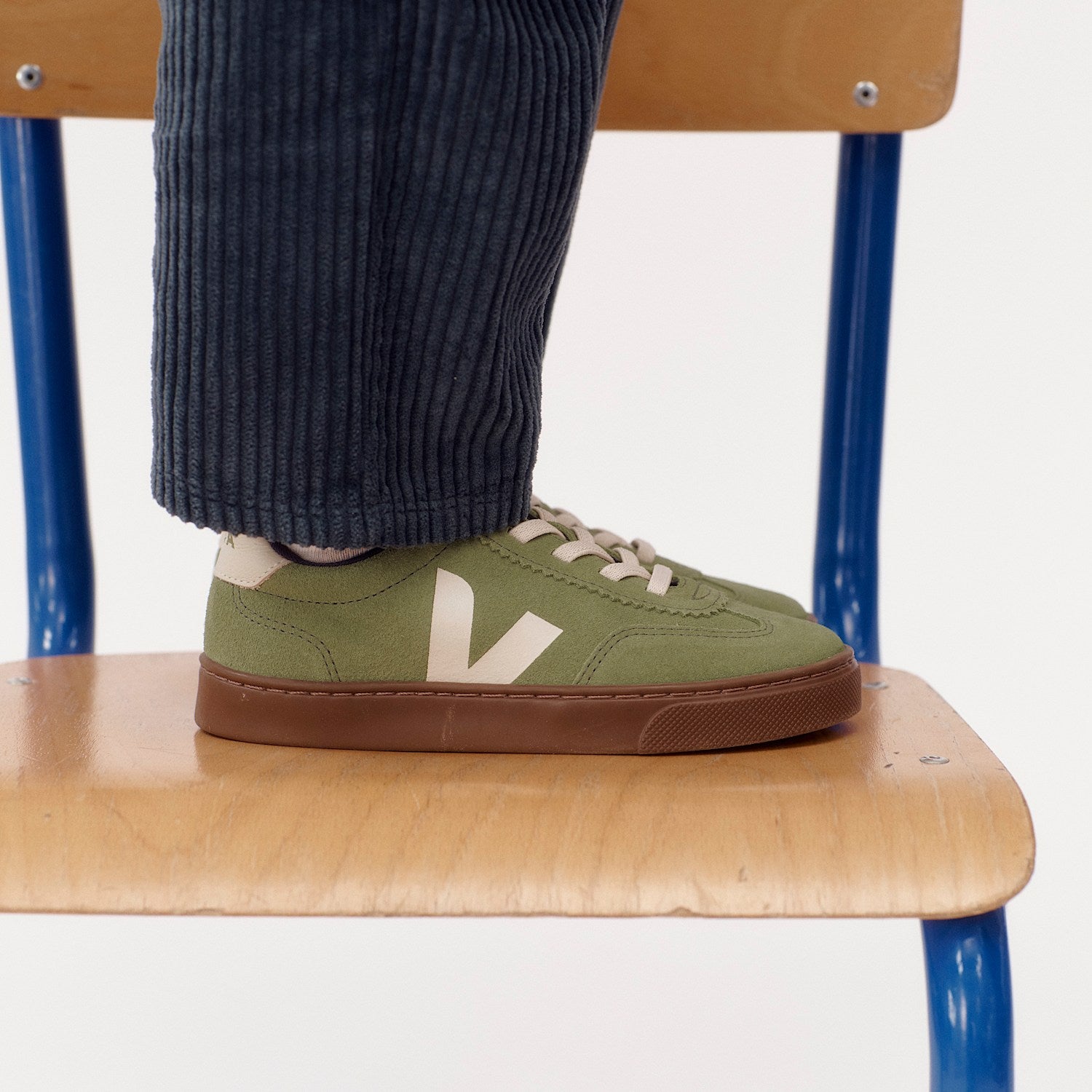 VOLLEY ELASTIC LACES SUEDE KIWI PIERRE BARK | VEJA OUTLET