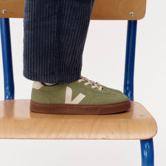 VOLLEY ELASTIC LACES SUEDE KIWI PIERRE BARK | VEJA OUTLET
