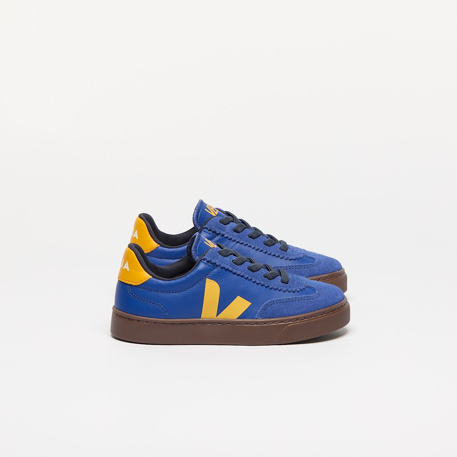 VOLLEY ELASTIC LACES LEATHER ATLANTIC OURO BARK | VEJA FOR SALE