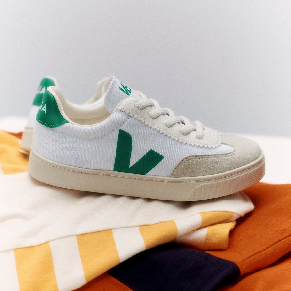 VOLLEY ELASTIC LACES CANVAS WHITE EMERAUDE | VEJA ONLINE