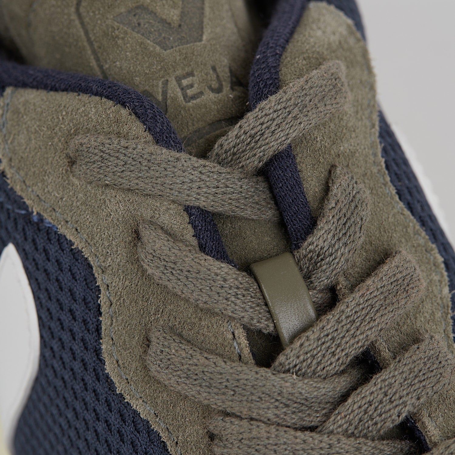 LACES ORGANIC COTTON KAKI | VEJA FOR SALE