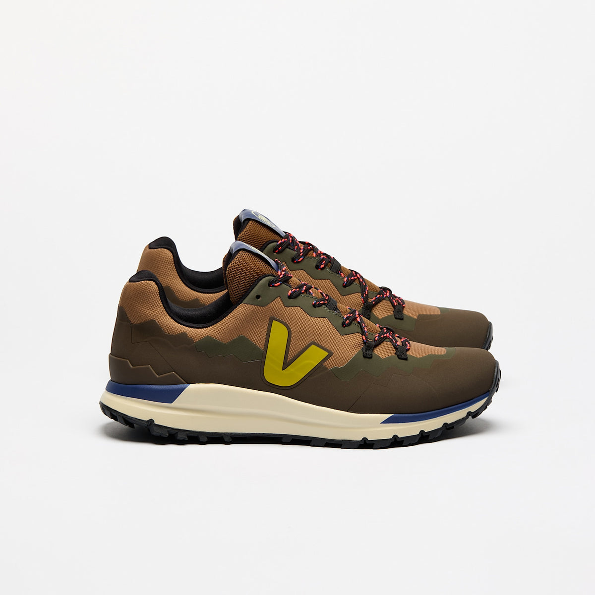 FITZ ROY TREK-SHELL VEJA X BUFF® TERRA LIQUOR | VEJA ONLINE